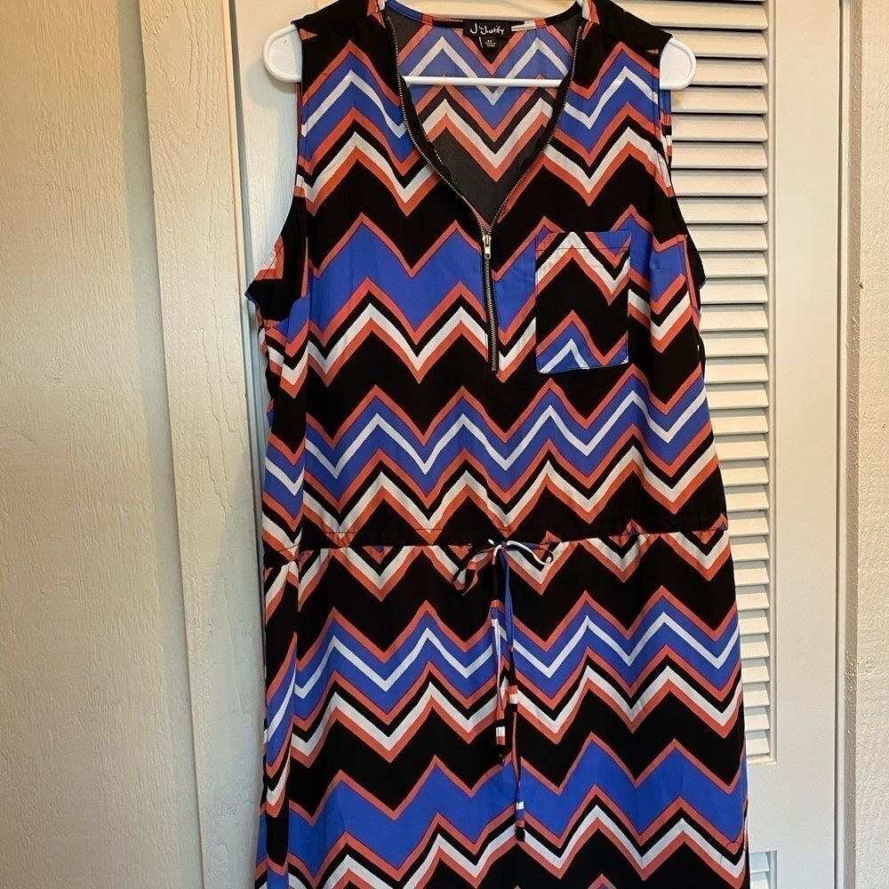 J for Justify chevron sleeveless‎ zipper dress